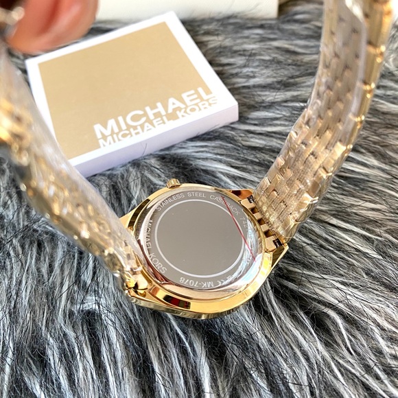 NWT authentic MK gold tone stone rim watch - Picture 7 of 8